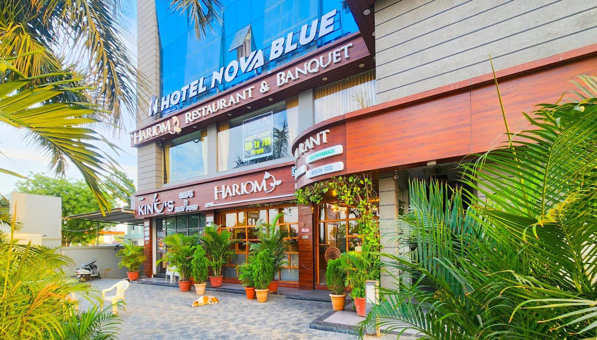 Hotel Nova Blue Ахмедабад Екстериор снимка