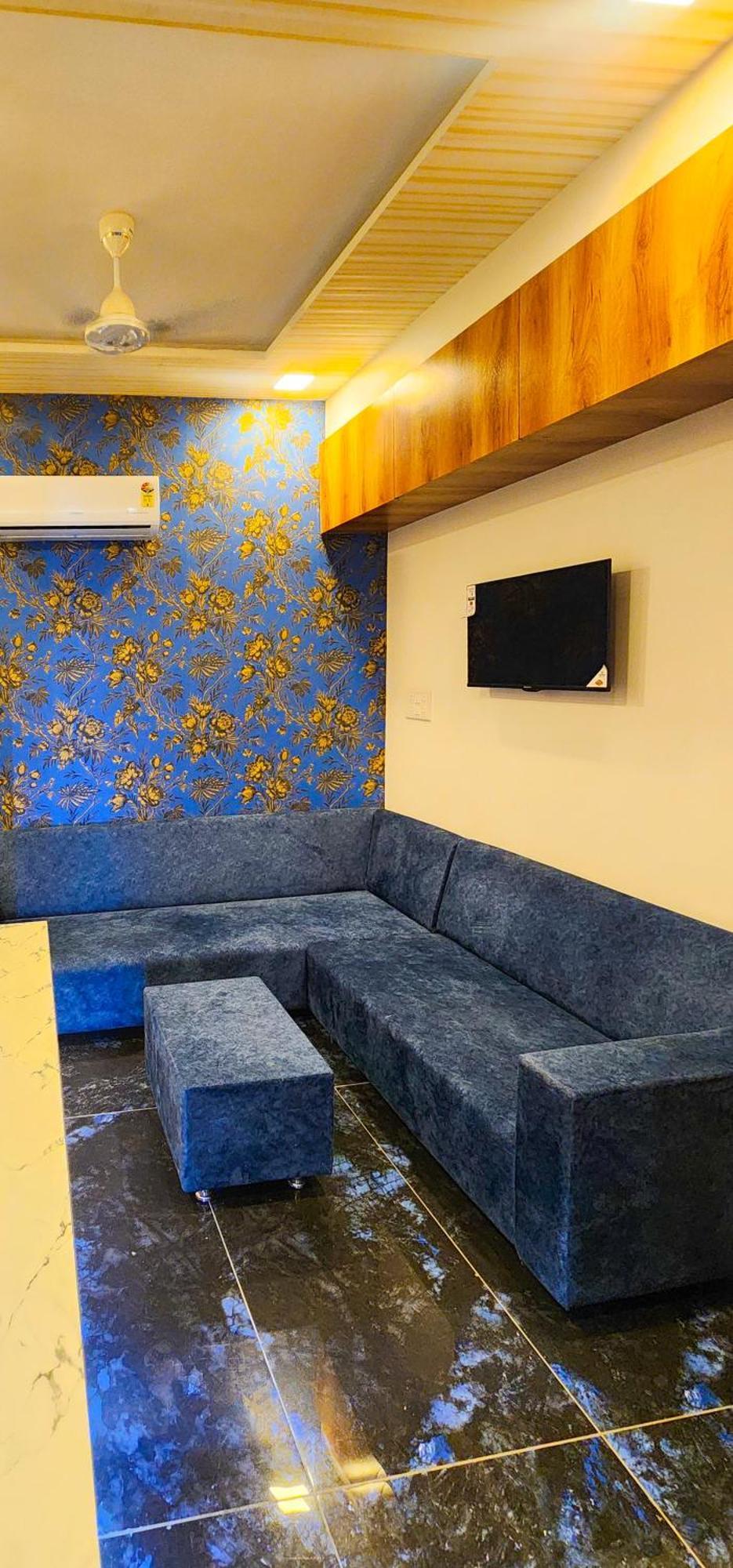 Hotel Nova Blue Ахмедабад Екстериор снимка